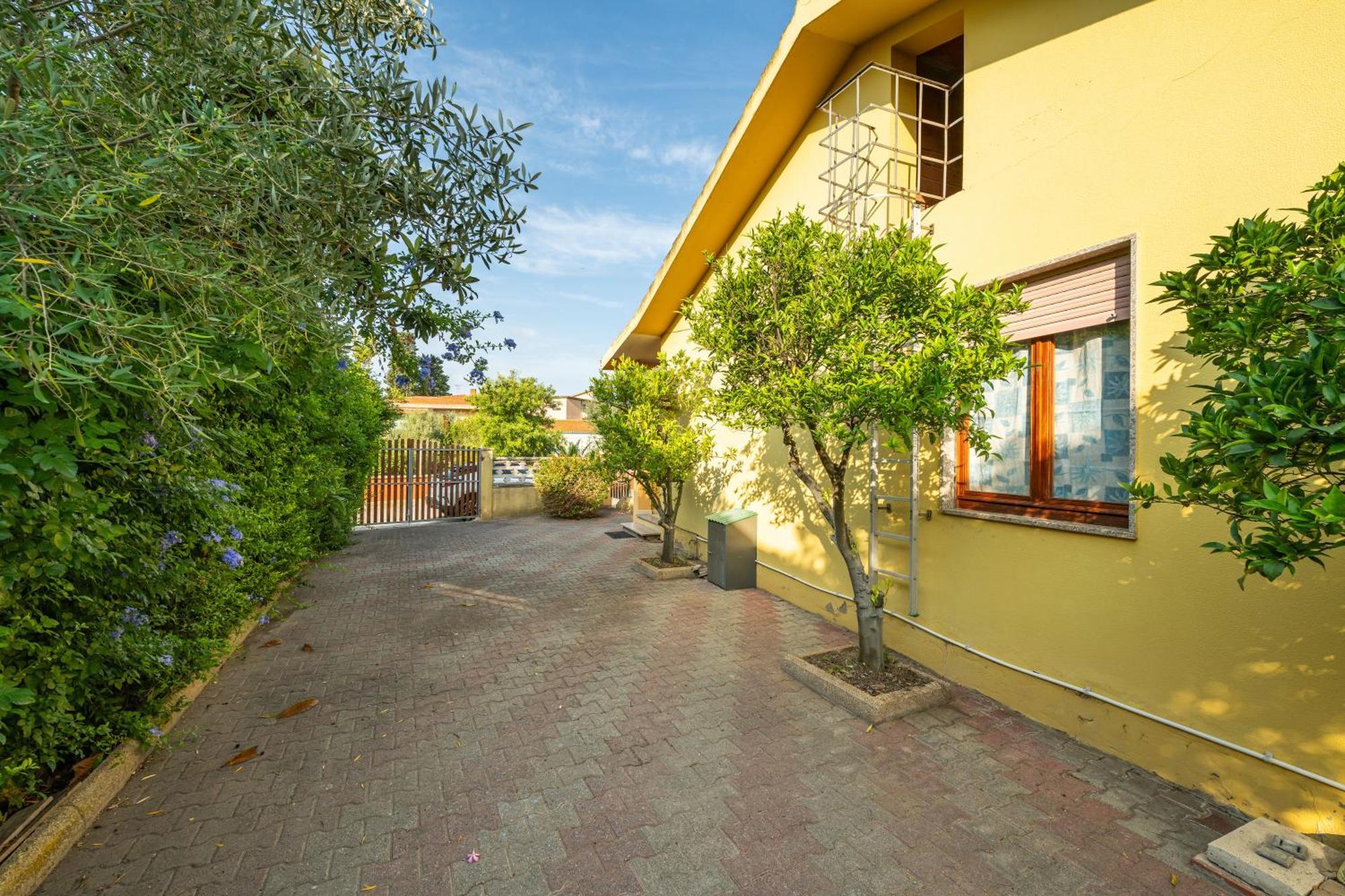 Casa Vacanze San Giovanni San Giovanni Suèrgiu Exterior foto